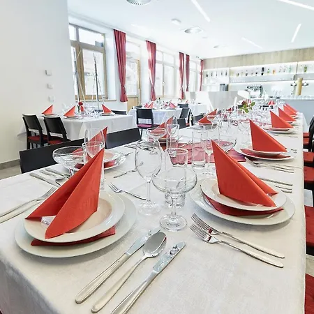 Gasthuis U Zamku 3*