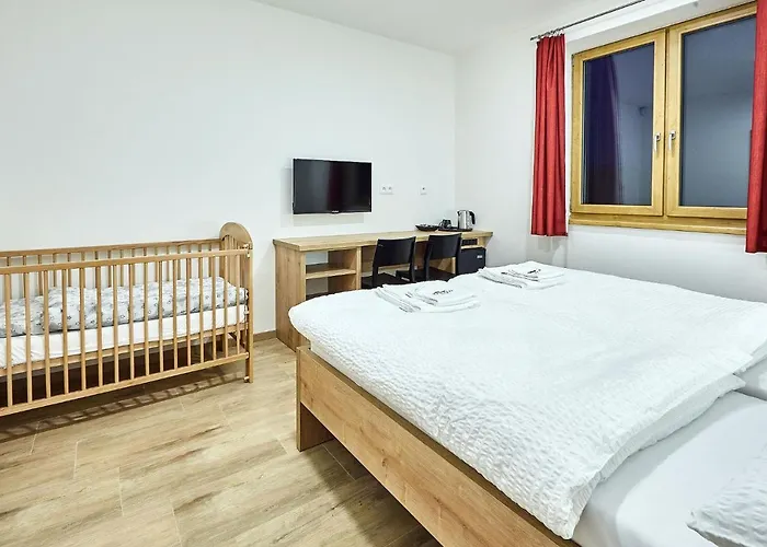 U Zamku Гостевой дом Orechov (Zlin)